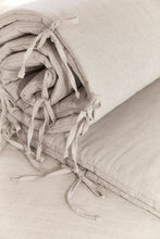 Cargar imagen en el visor de la galería, Chichonera Lino Arena